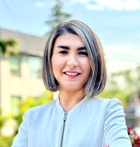 Solmaz Karamikamkar - Headshot